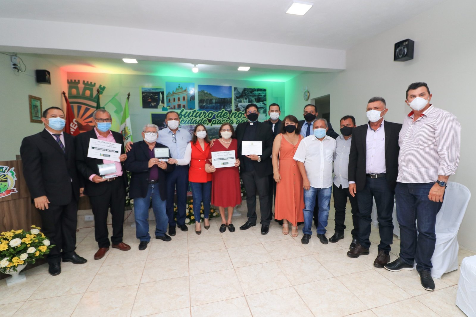 CÂMARA REALIZA SESSÃO SOLENE PARA ENTREGA DE TÍTULO DE CIDADÃO E DIPLOMA JURISTA VITAL DO RÊGO