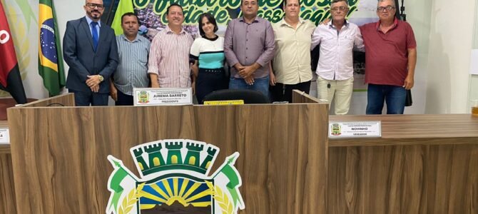 EM SESSÃO ORDINÁRIA CÂMARA APROVA PROJETOS DE LEI E REQUERIMENTOS