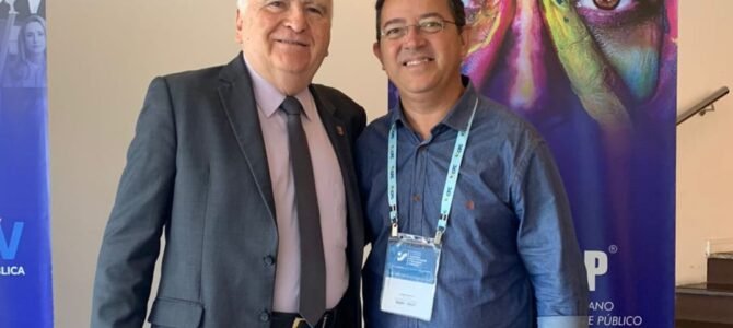 PRESIDENTE DA CÂMARA PARTICIPA DE SEMINÁRIO SOBRE GOVERNANÇA MUNICIPAL