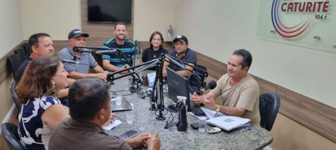VEREADORES PARTICIPAM DE ENTREVISTA EM RÁDIO E PRESTAM CONTAS